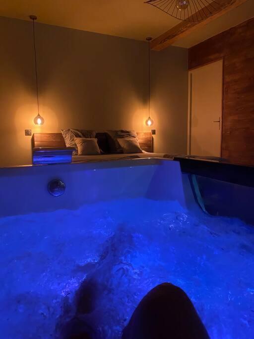Superbe Appartement Avec Jacuzzi Et Jardin Prive Marlhes Eksteriør bilde